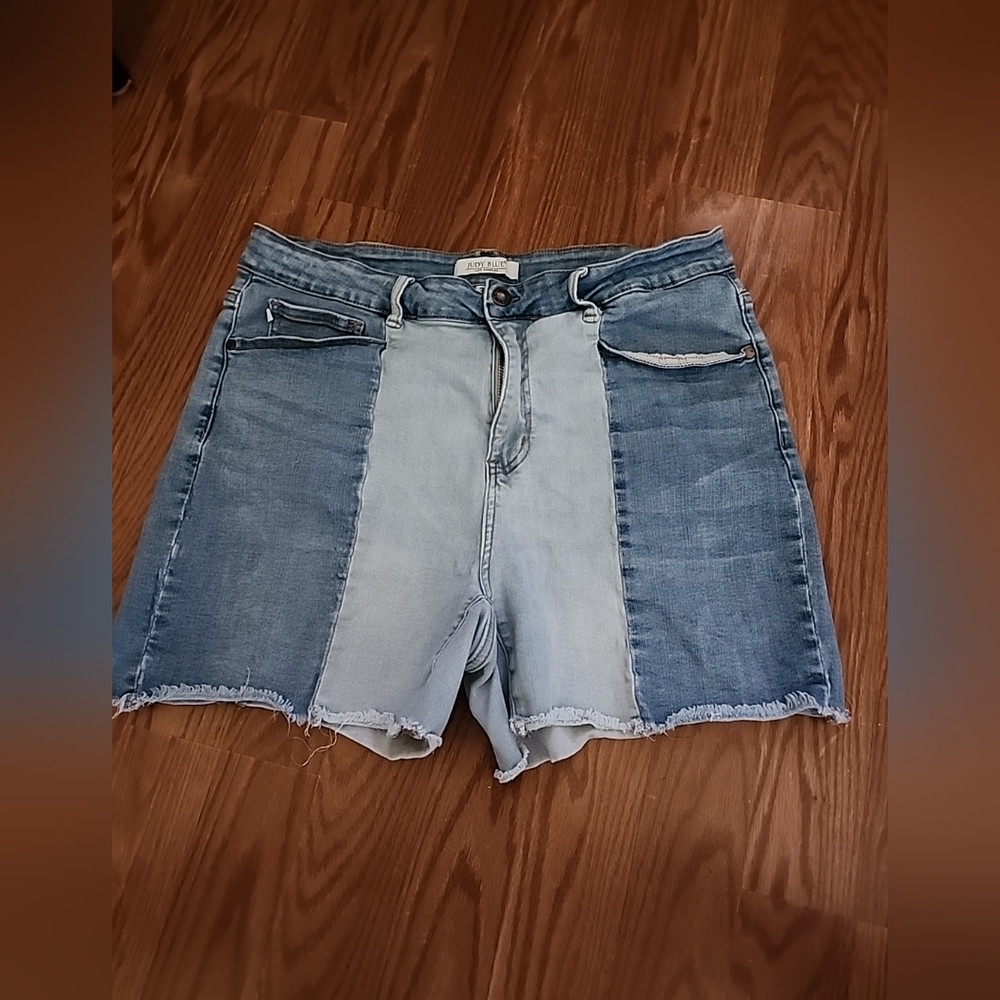 Judy BlueTwo-Tone Denim‎ Women Distressed Shorts Size 3xl